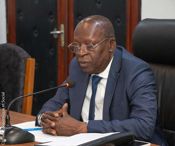 Conseil économique et social : le Président Abdoulaye Bio Tchané engage le dialogue avec le personnel de la Médiation de la République