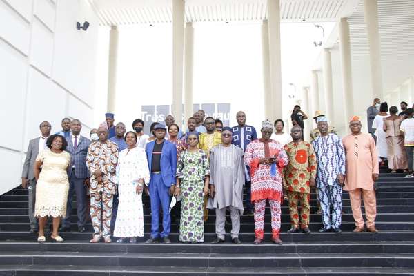 Les Conseillers du Conseil Economique et Social visitent l’exposition « Art du Bénin d’hier et d’aujourd’hui, de la restitution à la révélation... »